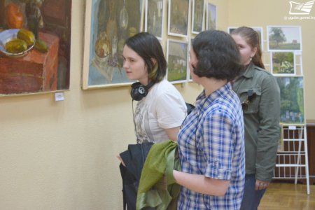 В центральной городской библиотеке открылась выставка «Art-шаги»