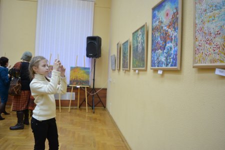Выставка живописи Натальи Чеботарёвой «Брызги света и тепла»