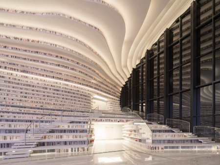 В Китае открылась футуристическая библиотека с 1,2 миллионами книг