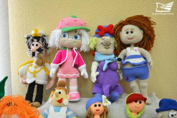 «Наивная акварель» и выставка кукол ручной работы