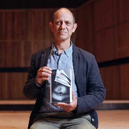 Лауреатом Букеровской премии стал южноафриканский писатель Дэймон Гэлгут