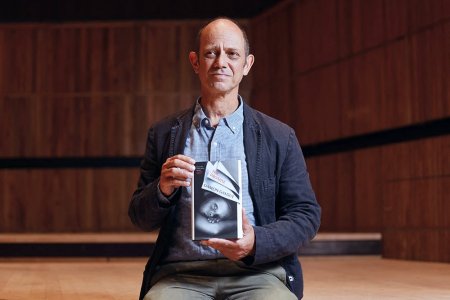 Лауреатом Букеровской премии стал южноафриканский писатель Дэймон Гэлгут