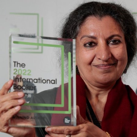 Гитанджали Шри стала первой индийской писательницей, получившей Международную Букеровскую премию