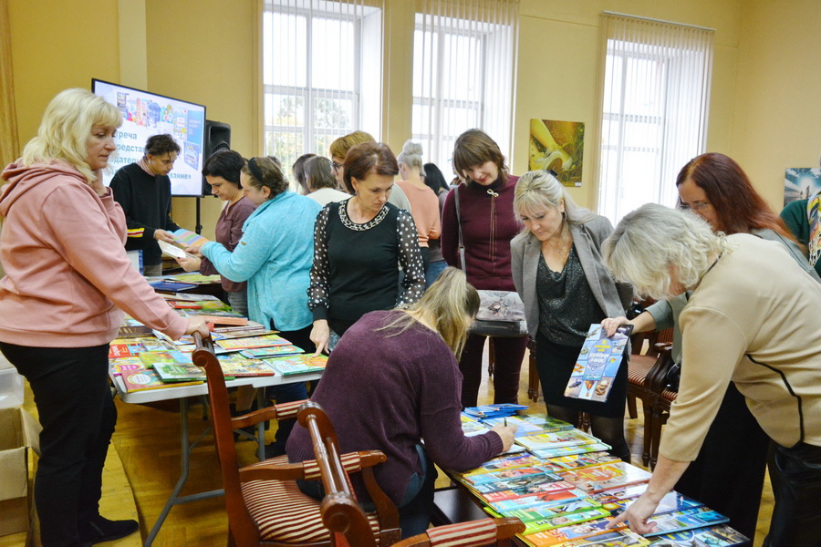 Встреча с представителями издательства «Адукацыя і выхаванне»