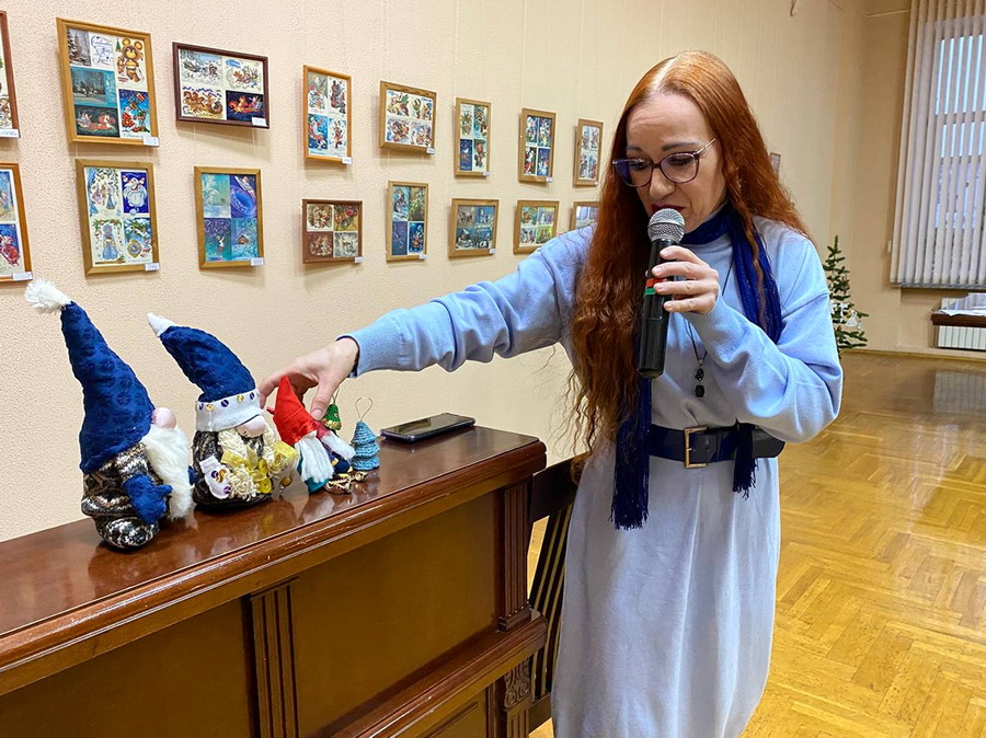 «Новогодний карнавал ретрооткрыток»