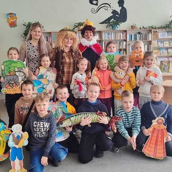 Кузька сундучок открыл – новой сказкой удивил