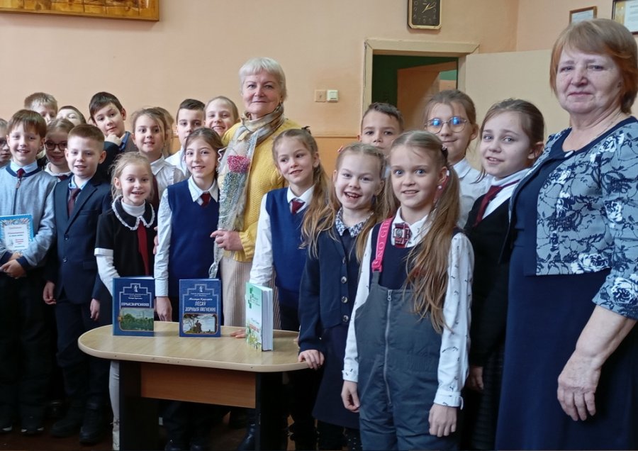 Война. Твой горький след и в книге, что на полке