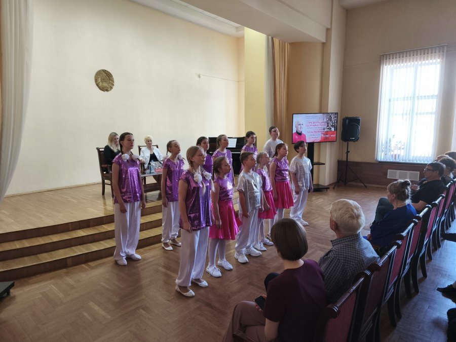 Презентация сборника песен «Помолимся, живые!» Аллы Наумовой