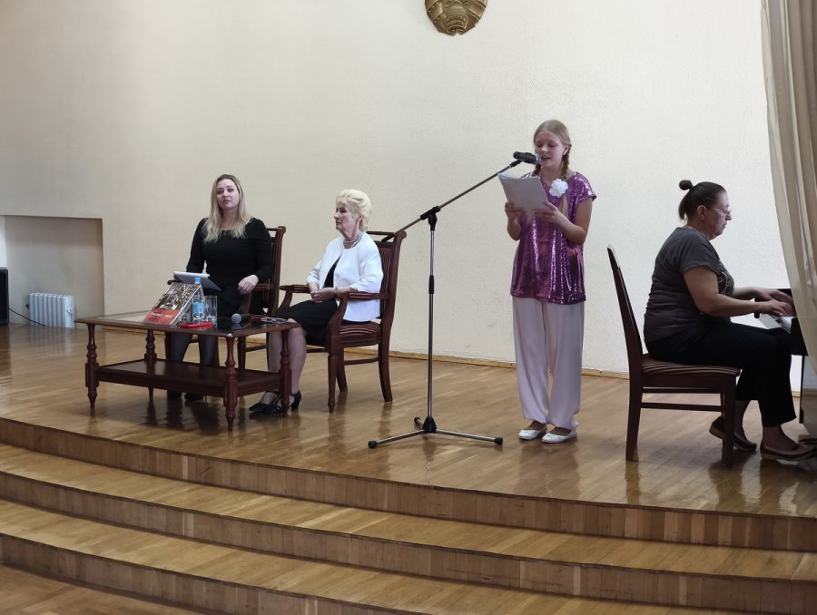 Презентация сборника песен «Помолимся, живые!» Аллы Наумовой