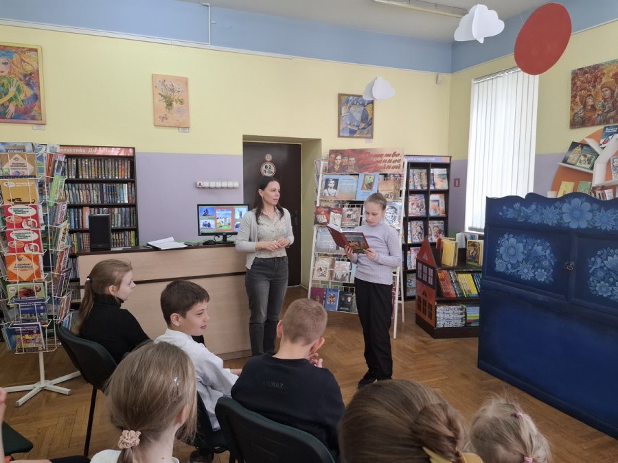 Громкие чтения сборника рассказов «Помнік герою»