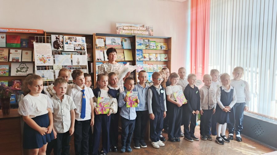 Маленьким читателям