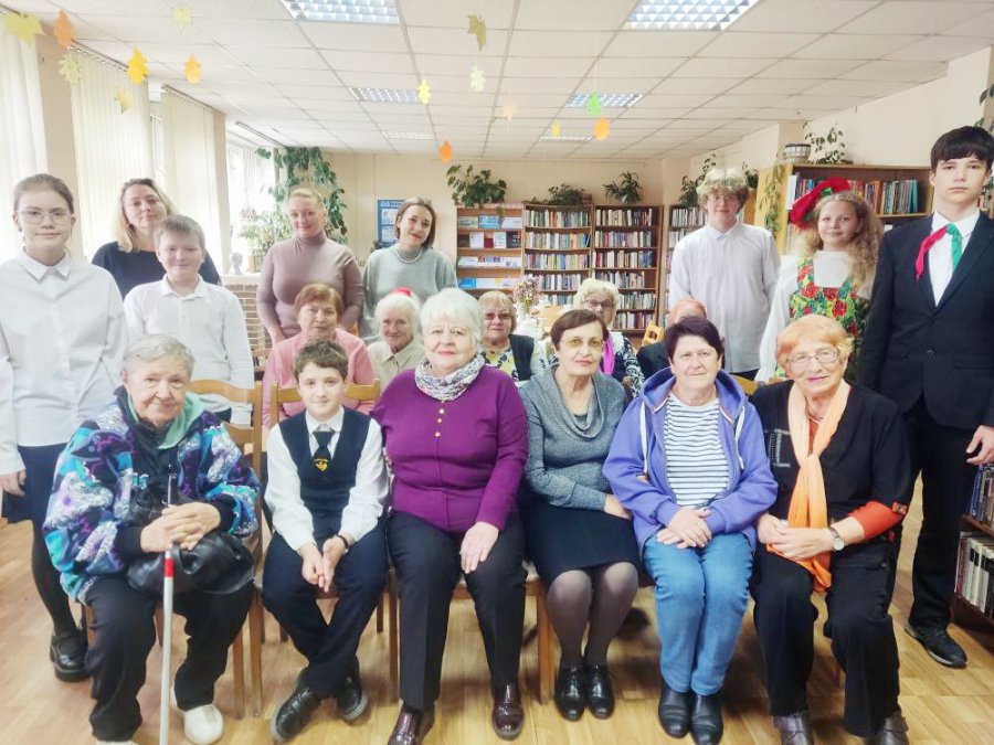 Поет душа, танцует осень