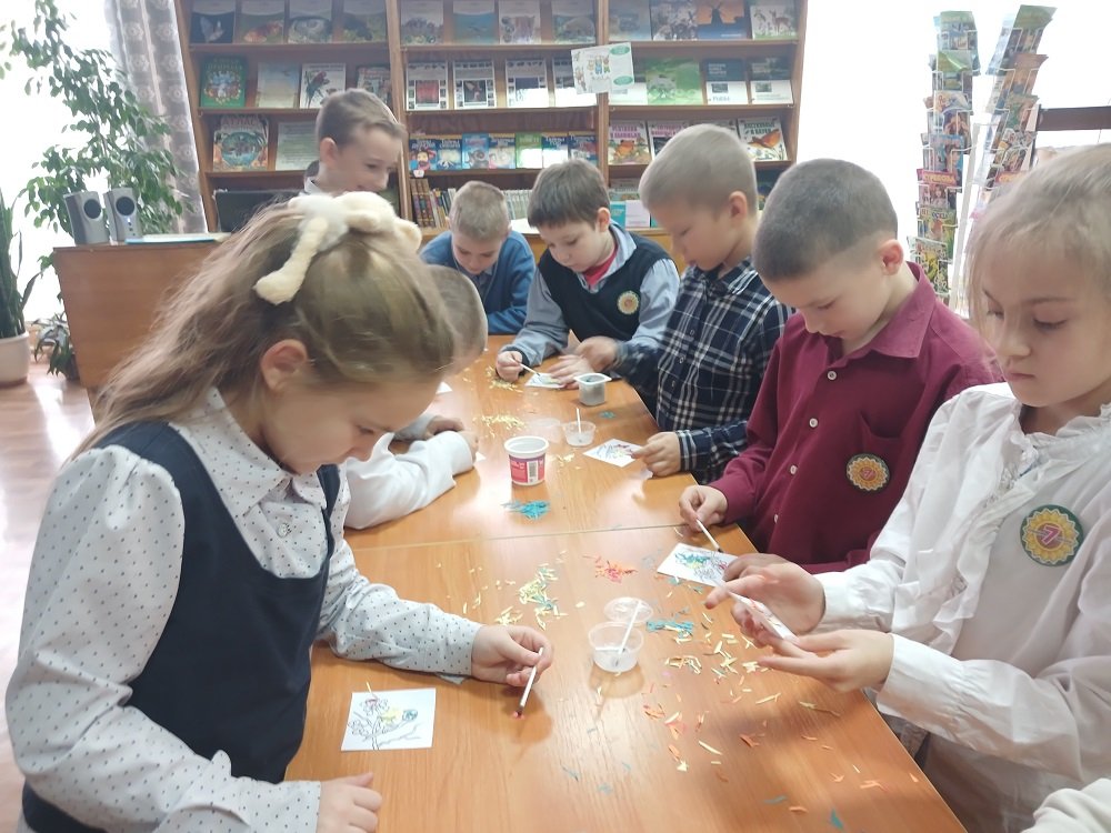 Непоседа, невеличка – желторотая синичка