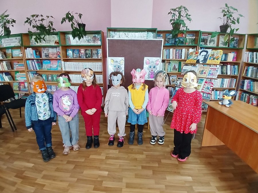 В гости к глупому мышонку