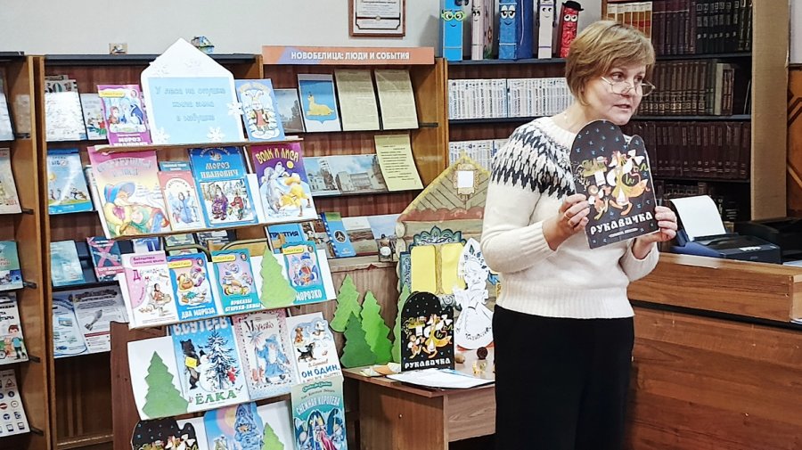 У леса на опушке жила зима в избушке…