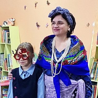 Пришли Святки, запевай колядки!