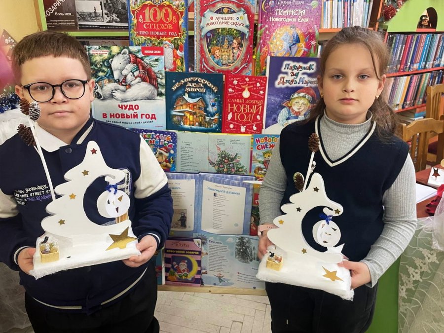 Игрушки, снежинки, хлопушки