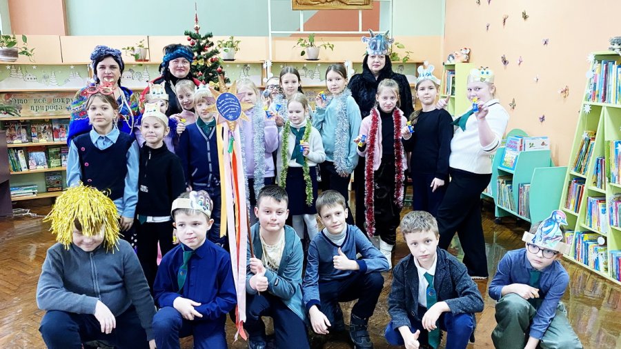 Пришли Святки, запевай колядки!