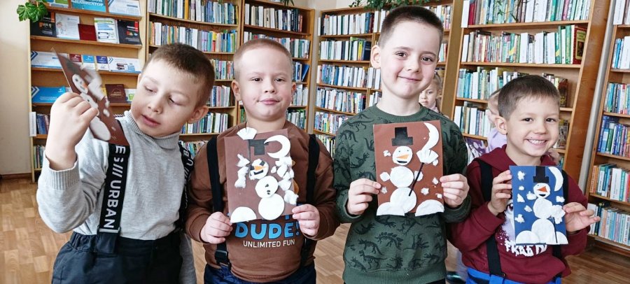 Появился во дворе он в холодном январе