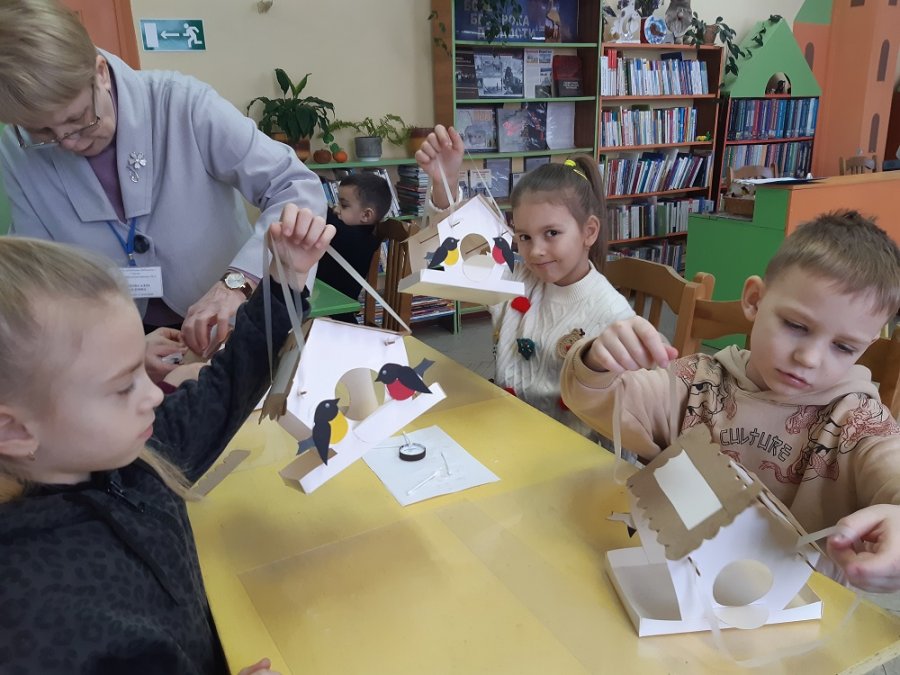 Покормите птиц зимой!