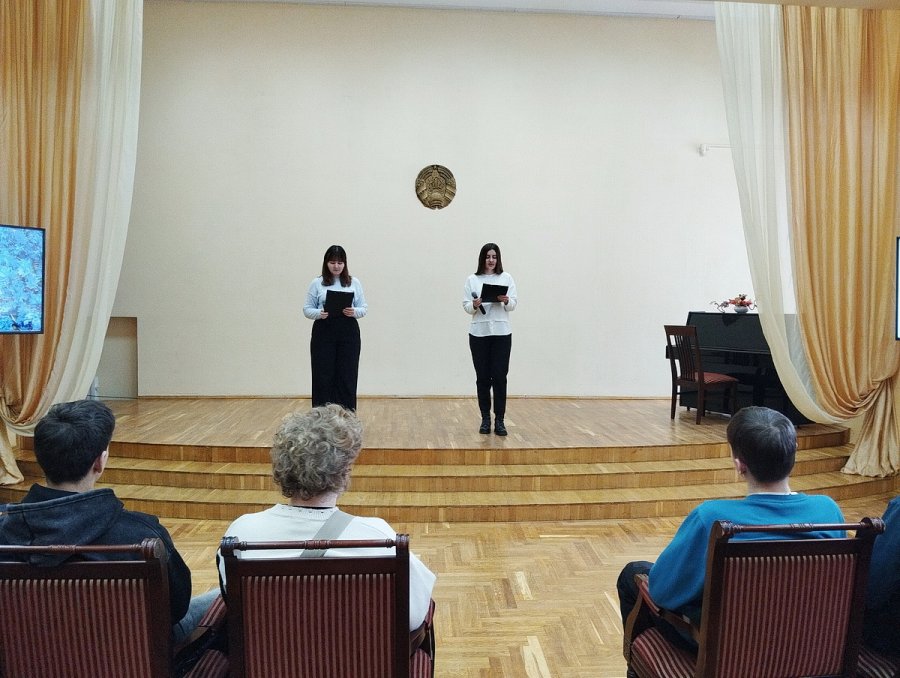 У свеце родных слоў