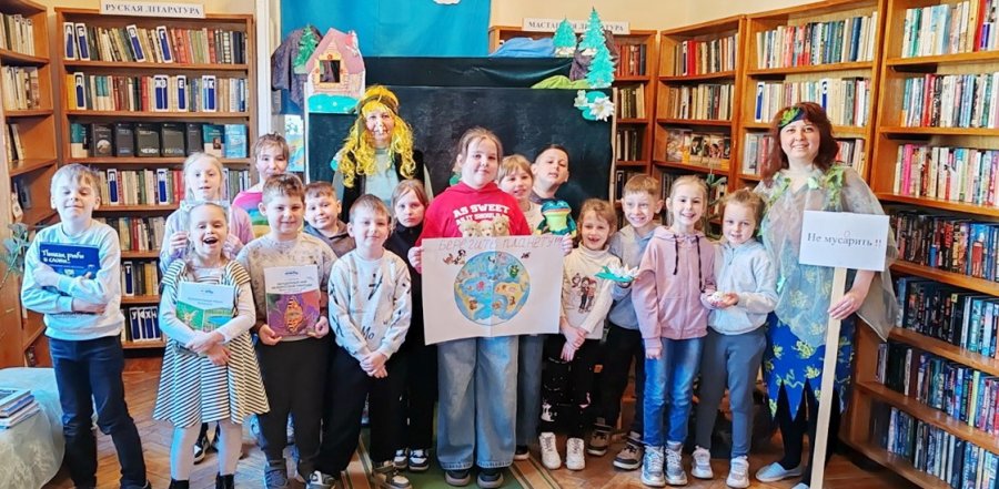 Как Баба Яга и Кикимора лес спасали