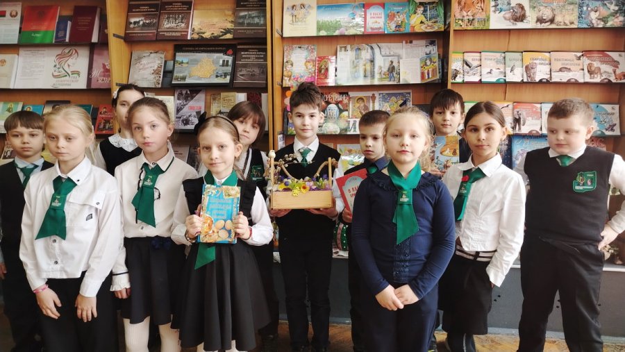 Пасха радость нам несёт