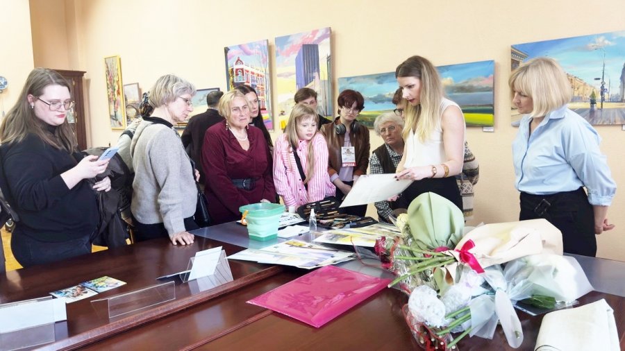 Выставка Ольги Копачёвой «Ритмы улиц»