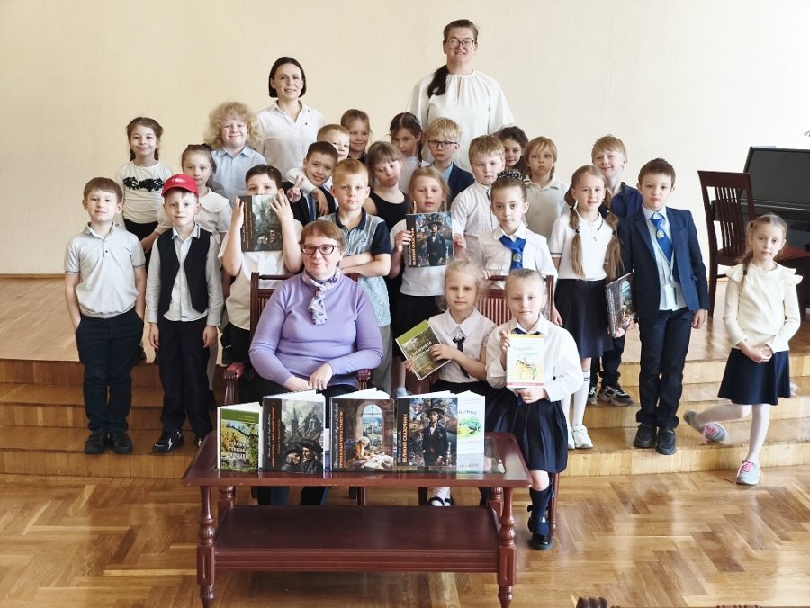 «Признанный через столетия. Жизнь Шарля Перро»