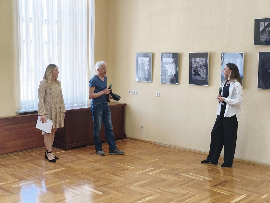 Фотовыставка Марины Земляковой «Свет без цвета»