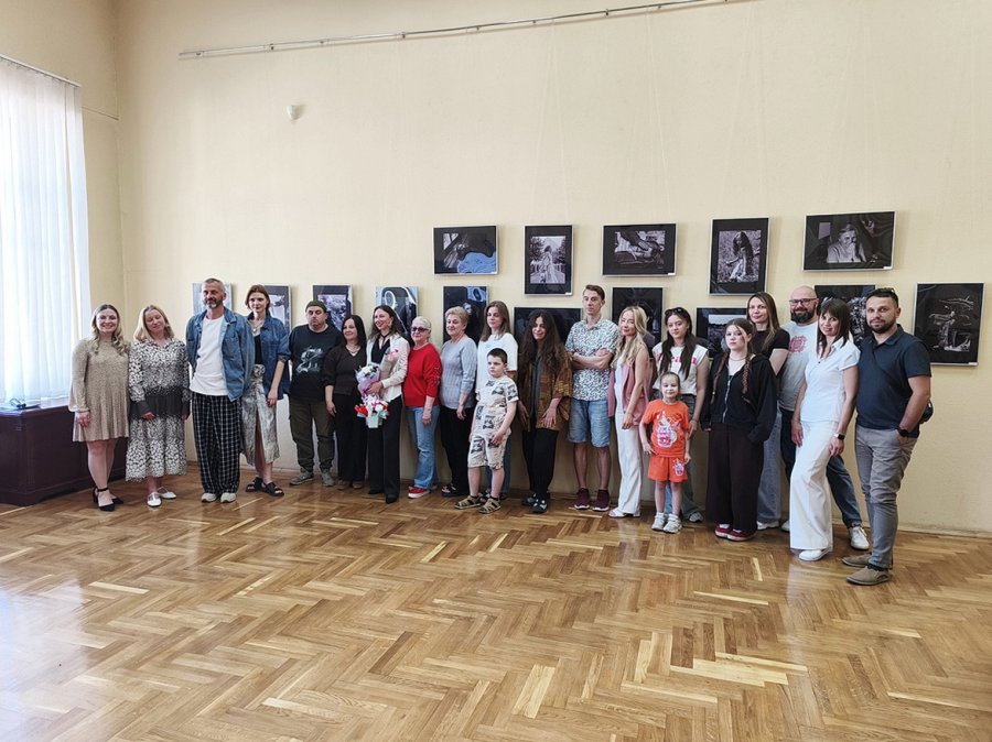 Фотовыставка Марины Земляковой «Свет без цвета»