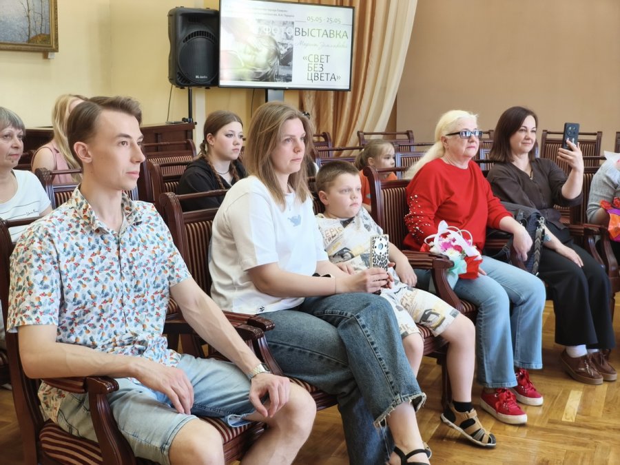 Фотовыставка Марины Земляковой «Свет без цвета»