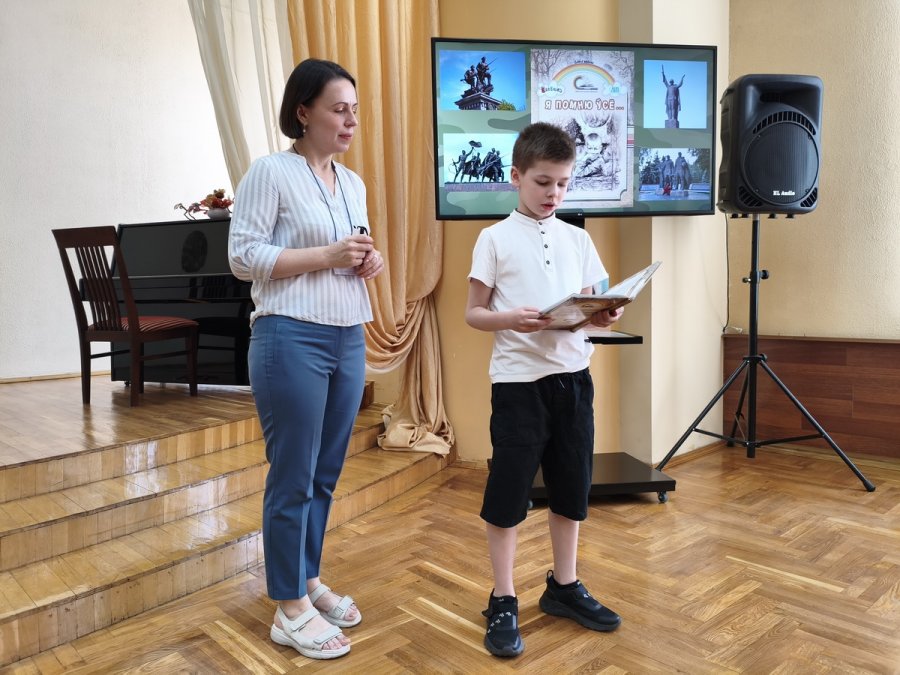 Этих дней не смолкнет слава!
