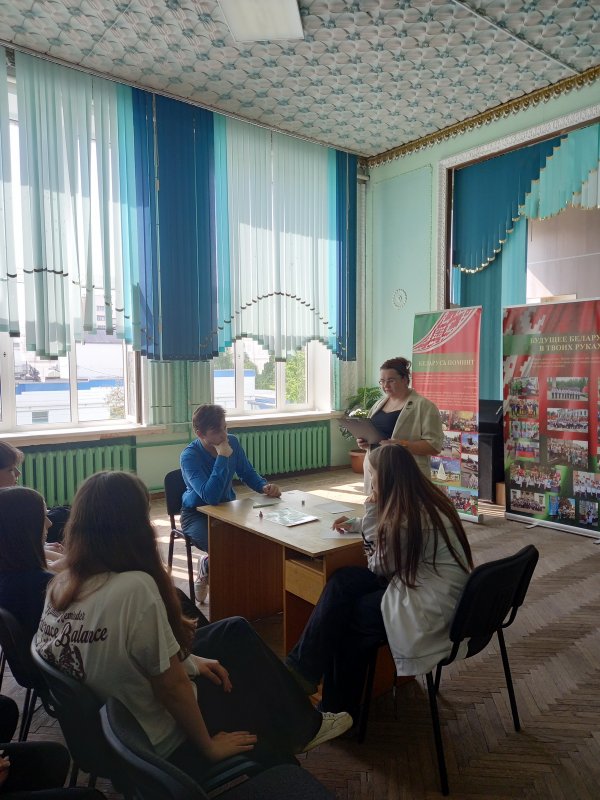 Этих дней не смолкнет слава!