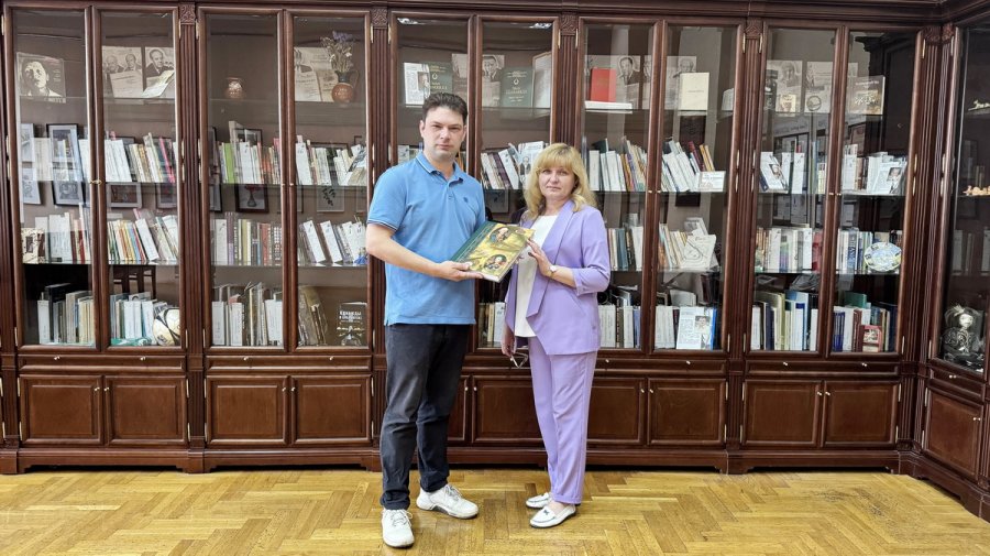 Книга в подарок