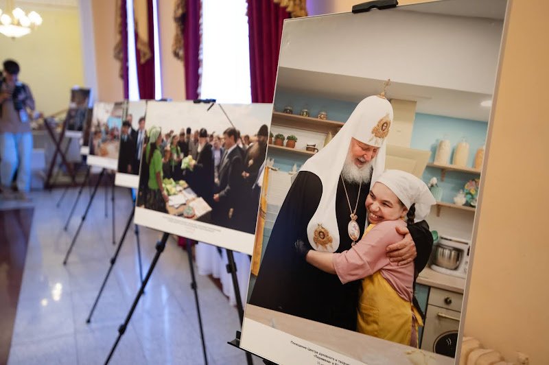 В Гомеле открылась фотовыставка «Литургия с Патриархом»