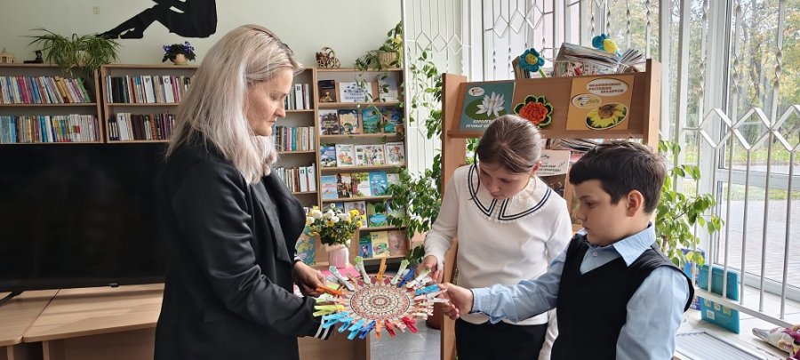 Цветами улыбается планета