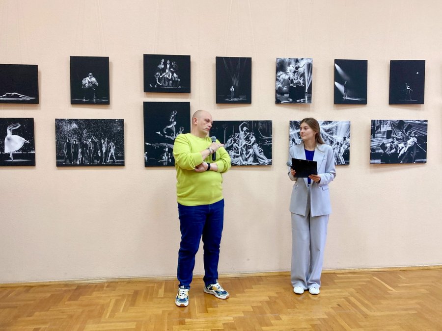«Застывший мир танца»